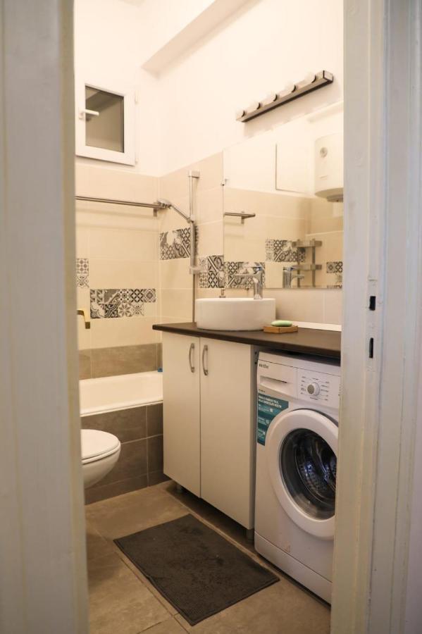 Ultracentral Cozy Apartment Near Old Town Bucureşti Ngoại thất bức ảnh